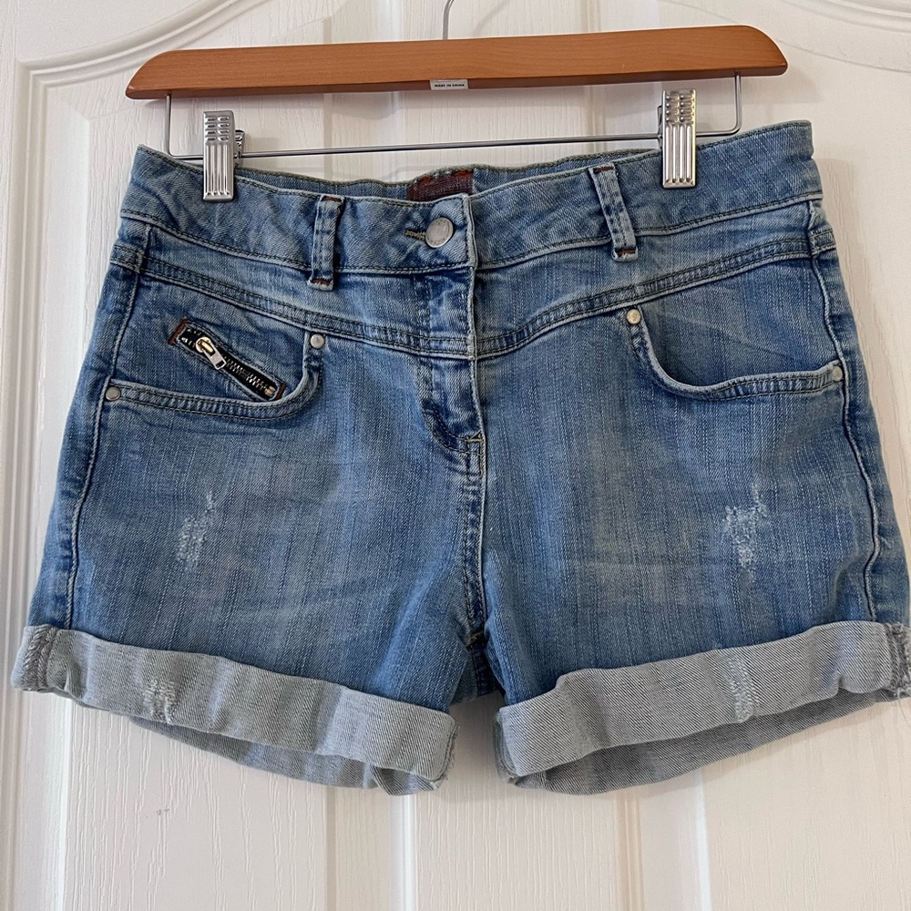 Kookai denim distressed shorts. Zipper fly have pockets